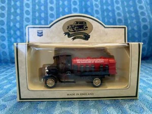 Camión cisterna de gasolina Chevron réplica conmemorativa de metal fundido a presión 1927 Red Crown - Imagen 1 de 4