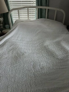Vintage Chenille Bedspread Double Full/ Daybed White 78×102 No Tears Or Holes. - Picture 1 of 5