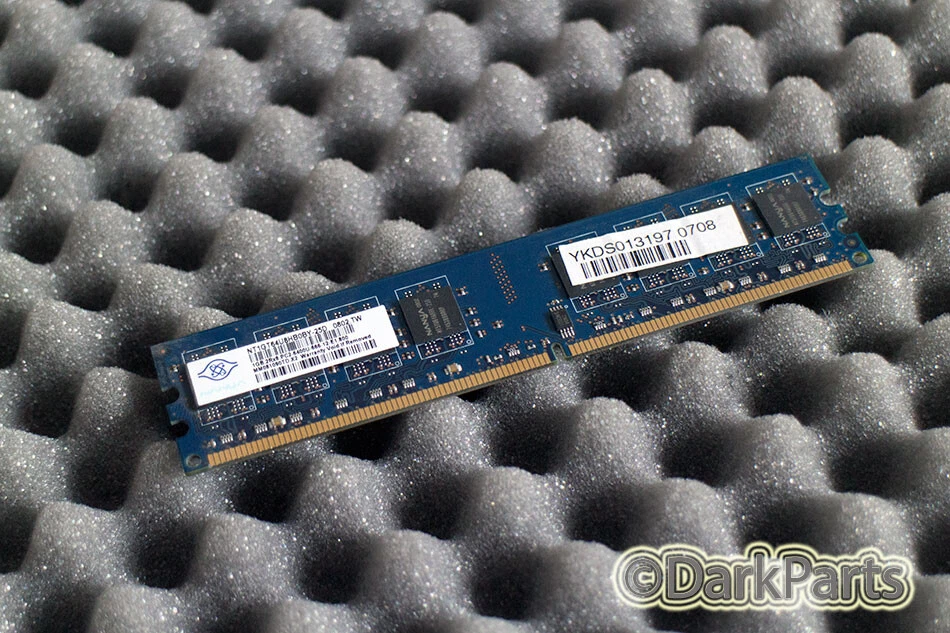 Nanya NT1GT64U8HB0BY-25D 1GB Memory RAM PC2-6400U-666-12-E1 - Immagine 1 di 1