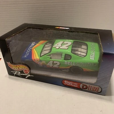Hot Wheels NASCAR Racing 42 Кенни Ирвин Белл South 1:24 Race Day Deluxe - Изображение 1 из 4
