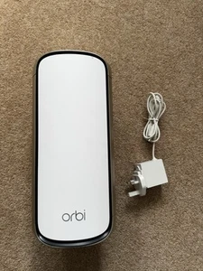 NETTGEAR Orbi 970 Series Quad-band WiFi 7 Mesh Add-on Satellite (RBE970) - Photo 1/3