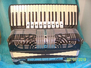 Italo American Chicago New Age Accordion 120 bass accordian Single Tone chamber - Picture 1 of 11