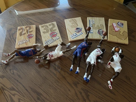 Lot of 5 McFarlane Detroit Pistons Loose Figures - Wallace, Hamilton, Prince Cover