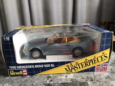 Revell 1:18  1990  Mercedes-Benz 500 SL With Alloy Top - Image 1 of 4