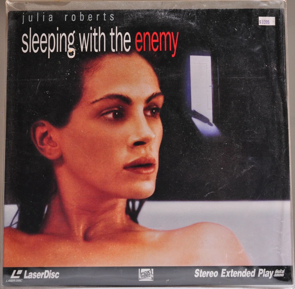 Laserdisc Sleeping with the Enemy , Julia Roberts - Image 1 of 1