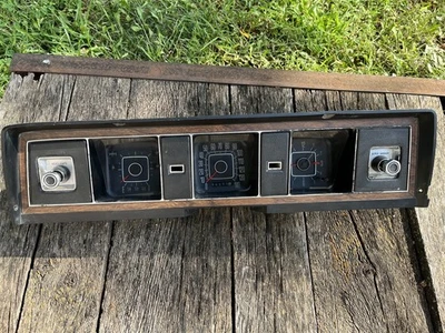 1972 年 Mercury Marquis Brougham 仪器集群原始设备制造商 D1MF-10C956 — 第 1/4 张图片