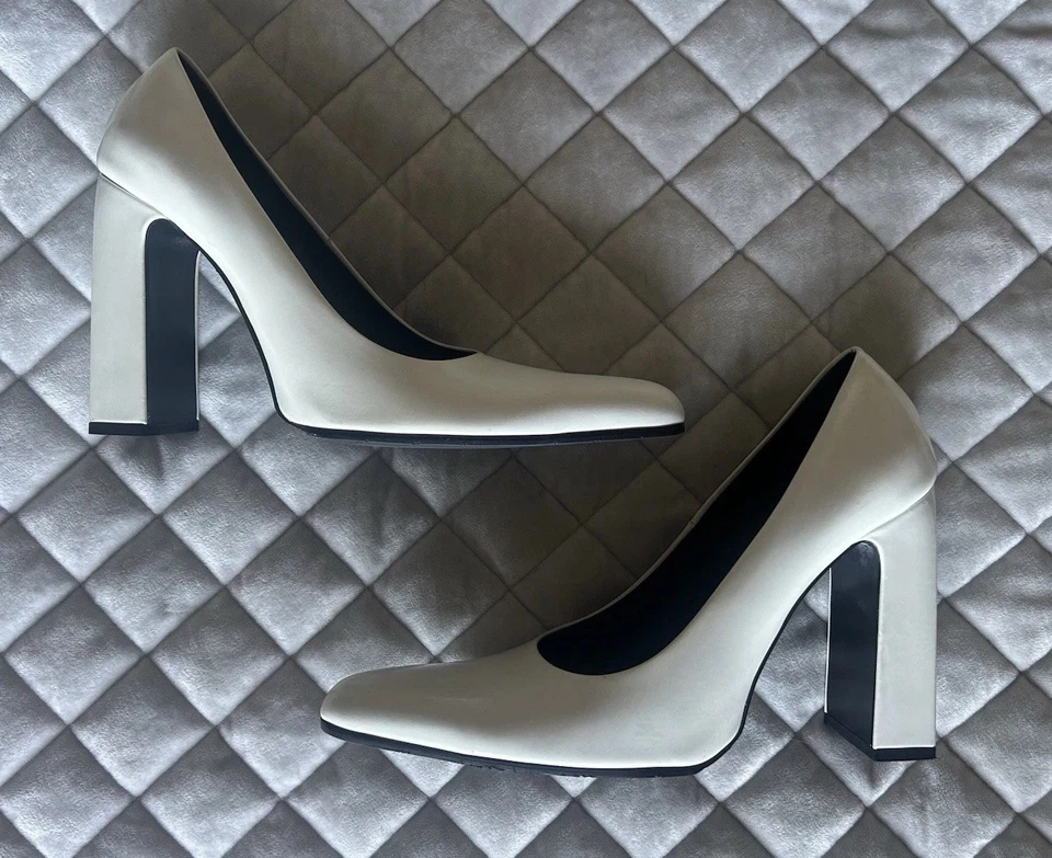 Balenciaga Semi Pointed Toe White Leather Pumps Size 39.5IT - Image 1 of 4