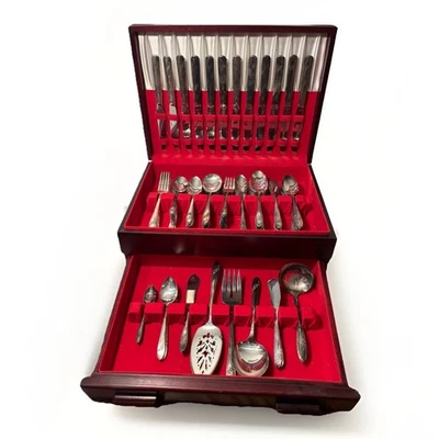 Винтажная посуда Tudor Plate Oneida Silverware (134 шт.) - деревянная коробка с нижним отделением - Изображение 1 из 4