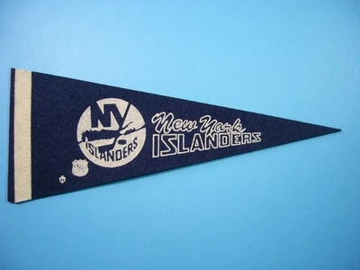 1973/74 NEW YORK ISLANDERS MINI NHL HOCKEY LOGO FLAG BANNER PENNANT NICE!! - Image 1 of 4