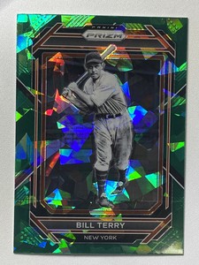 2023 Panini Prizm Baseball Green Cracked Ice Bill Terry #185