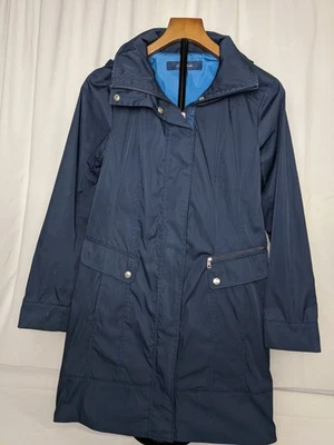 Abrigo de lluvia largo para mujer Cole Haan talla S con lazo trasero capucha embalable azul marino Japón Foto 1 de 4