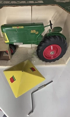 Oliver Row Crop 88 Tractor 1:16 Spec-Cast NIB "NATIONAL PULLING CHAMPIONSHIP 92" - Image 1 of 4