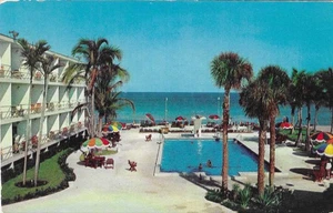 Vintage Florida Chrome Postcard One of Luxurious Motels Atlantic Ocean Pool - Picture 1 of 2