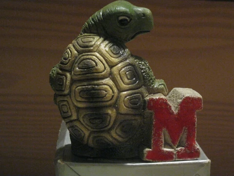Maryland Terrapins mascot statue, red/green, 3" tall Cover