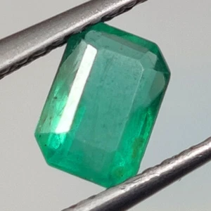 0.70 CT - Natural Zambian Emerald Octagon Shape unique Luster - 7579 - Picture 1 of 2