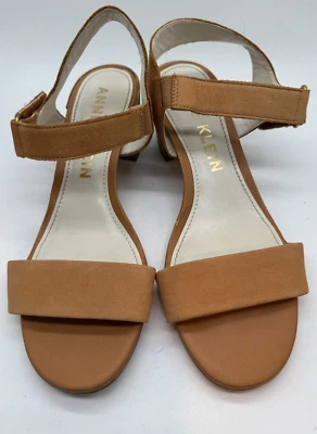 Sandalias Anne Klein Beige Gamuza Tacones Zapatos Talla 9 1/2 M Foto 1 de 4