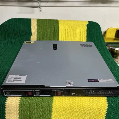 Servidor HPE Proliant DL20 Gen 9 Xeon E3-1220 V5 3,0 GHz 16 GB RAM P440 SIN DISCO DURO Foto 1 de 4