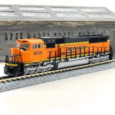 Kato 176-6309 BNSF EMD SD70MAC Diesel Locomotive 9839 N Scale - Image 1 of 4