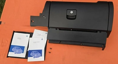 ⭐️OEM 1998 - 2010 VW ESCARABAJO NEGRO GUANTERA ALMACENAMIENTO con AUX VOLKSWAGEN GUANTERA ⭐️ Foto 1 de 4