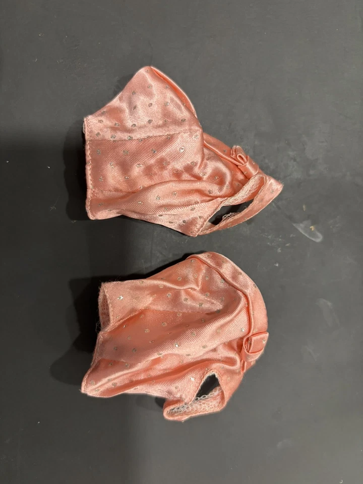 Muñeca Barbie vintage años 60 Pak rosa satinado brillo ropa lote de 2 tops Foto 1 de 4