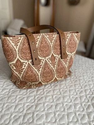 Pink House Spartina Handbag Leather Straps Used Good Condition Zipper Close - Image 1 of 4