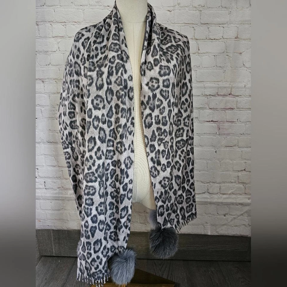 Bufanda envolvente LA FIORENTINA de piel de zorro con estampado animal pompón Foto 1 de 4