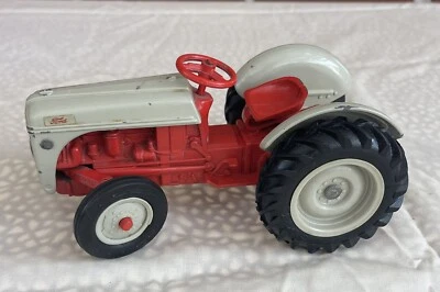 Tractor de juguete vintage ERTL Ford Die Cast METAL rojo y gris 1/16 # 1570SF Foto 1 de 4