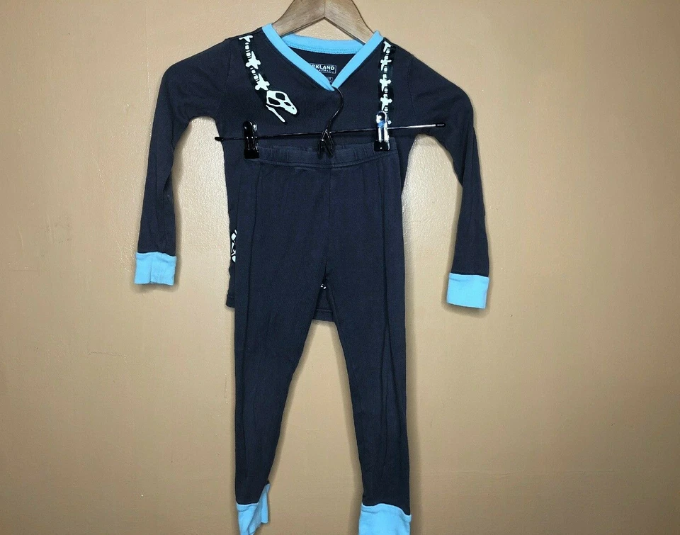 Kirkland Signature Boy's Size 5 Pajamas 2pc Grey Blue Long Pants Short Sleeve - Image 1 of 4