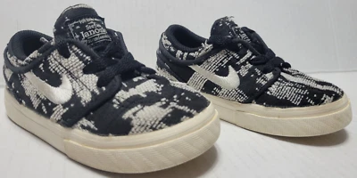 Nike Stefan Janoski SB Black White Sneakers Shoes Boys Size 6C 689311-010 - Image 1 of 4