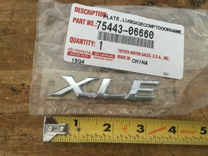New OEM Genuine Toyota Camry Chrome "XLE" Rear Trunk Emblem 75443-06660 - Imagen 1 de 1