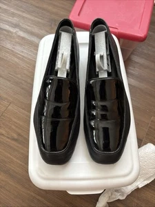 Donald Pliner 'Halia' Black & Patent Leather Insert Flat Loafer 7.5 NWOT - Picture 1 of 5