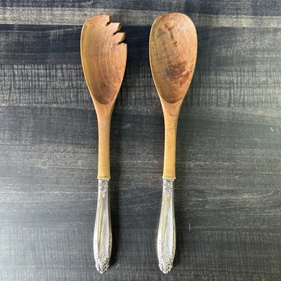 Juego de servidor de ensaladas International Silver Prelude Pattern madera de olivo asas plateadas Foto 1 de 4