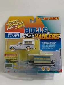 Camion Studebaker Johnny Lightning 1:64 1960 con casa galleggiante JLBT012- JLSP067A CHASE - Foto 1 di 1