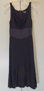 Vestido sin mangas negro usado Bebe con tira negra alrededor de la cintura talla M - Imagen 1 de 5