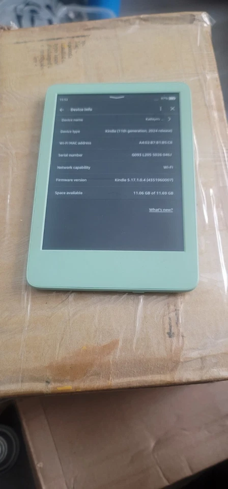 Amazon Kindle (11th Gen. 2024) - 16GB - Wi-Fi - 6" eReader - Green - Image 1 of 2