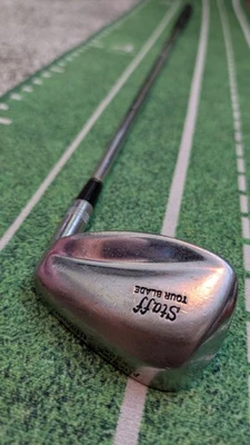 Wilson Golf Staff Tour Blade PW Pitching Wedge TT Dynamic Stiff Flex diestro 35,5"  Foto 1 de 4