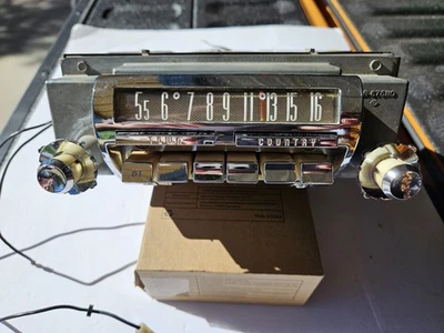 1950s- 60s Ford/Edsel Town & Country Radio - Image 1 of 4