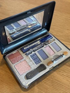 Vintage Cover Girl “Sapphire Treasure” Makeup Pallet sealed - Picture 1 of 6