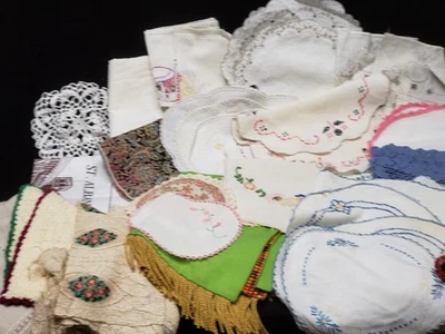 34 Toalhas de Mesa Vintage Corredor Cachecol Bordado Linho Guardanapo Artesanato LOTE Estate - Imagem 1 de 4