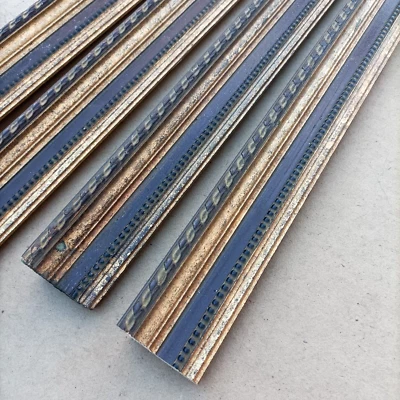 4 anciennes baguettes en bois sculpté et doré style L XVI - 2 x (79 + 70 cm) - Photo 1/4