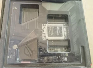 ASUS Rog ZENITH Extreme Alpha X399 AMD Threadripper 2 HEDT Gaming Motherboard - Bild 1 von 4