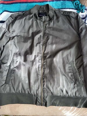 Structure Collection- Green Satin Bomber Style Jacket Cuff & Hem -Men’s X-Large - Image 1 of 4