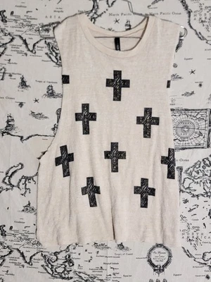 Camiseta sin mangas Full Tilt para mujer S beige con tachuelas cruzadas sin mangas gráfica informal Foto 1 de 4