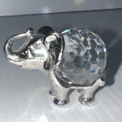 Elefante en tono plateado con cuerpo de cristal adorno de decoración de elefante 2,5 cm Foto 1 de 4