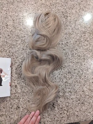Extensión de cabello garra sintética clip en cola de caballo rizado largo 18" blanqueador rubio Foto 1 de 4