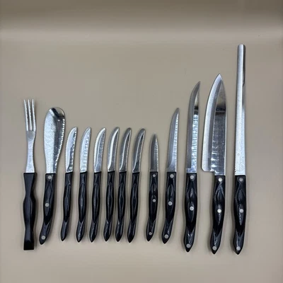 Juego de cuchillos Cutco de 13 piezas con soporte de bloque de madera Foto 1 de 4