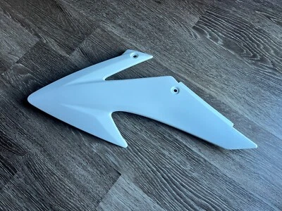 Cubierta del radiador lateral izquierdo Honda CRF230F 2008-2014 motocross de UFO HO04650041 Foto 1 de 4