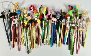 Lot 74 Vintage Holz Bleistifte Topper Taiwan D56 Russ beflockt Sanrio Atlas unbenutzt - Bild 1 von 1