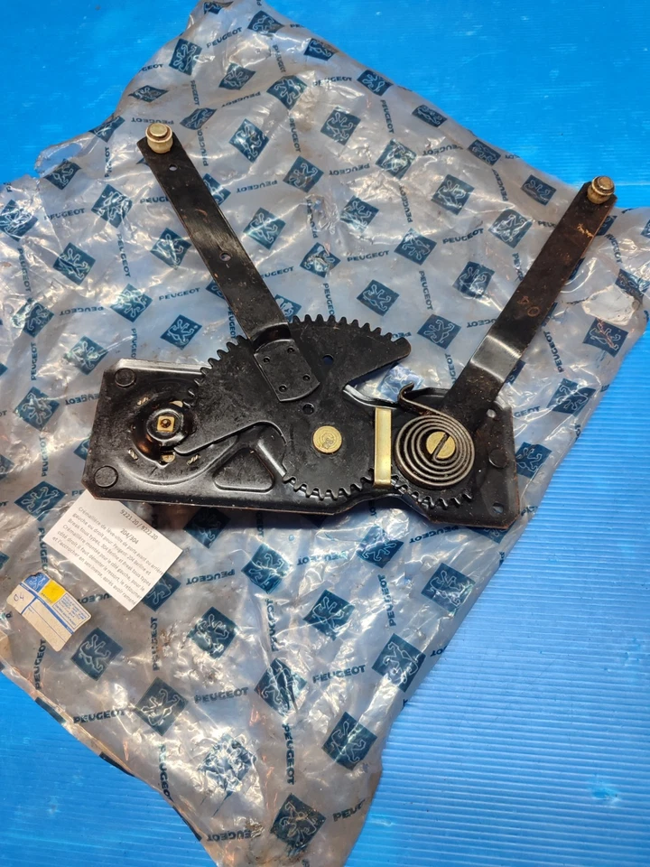 Rack Power Window Of Front Door Or Rear for : Peugeot: 204 And 304 - Image 1 of 1