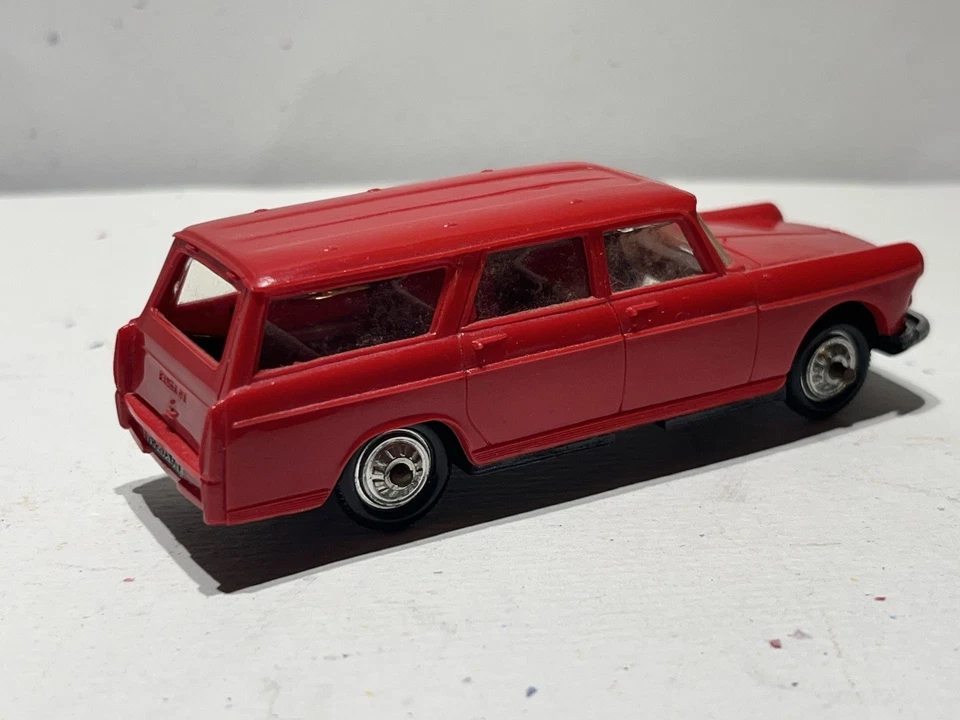 NOREV / PEUGEOT 404 BREAK NOREV / NOREV PLASTIC /JOUET ANCIEN - Photo 1/4